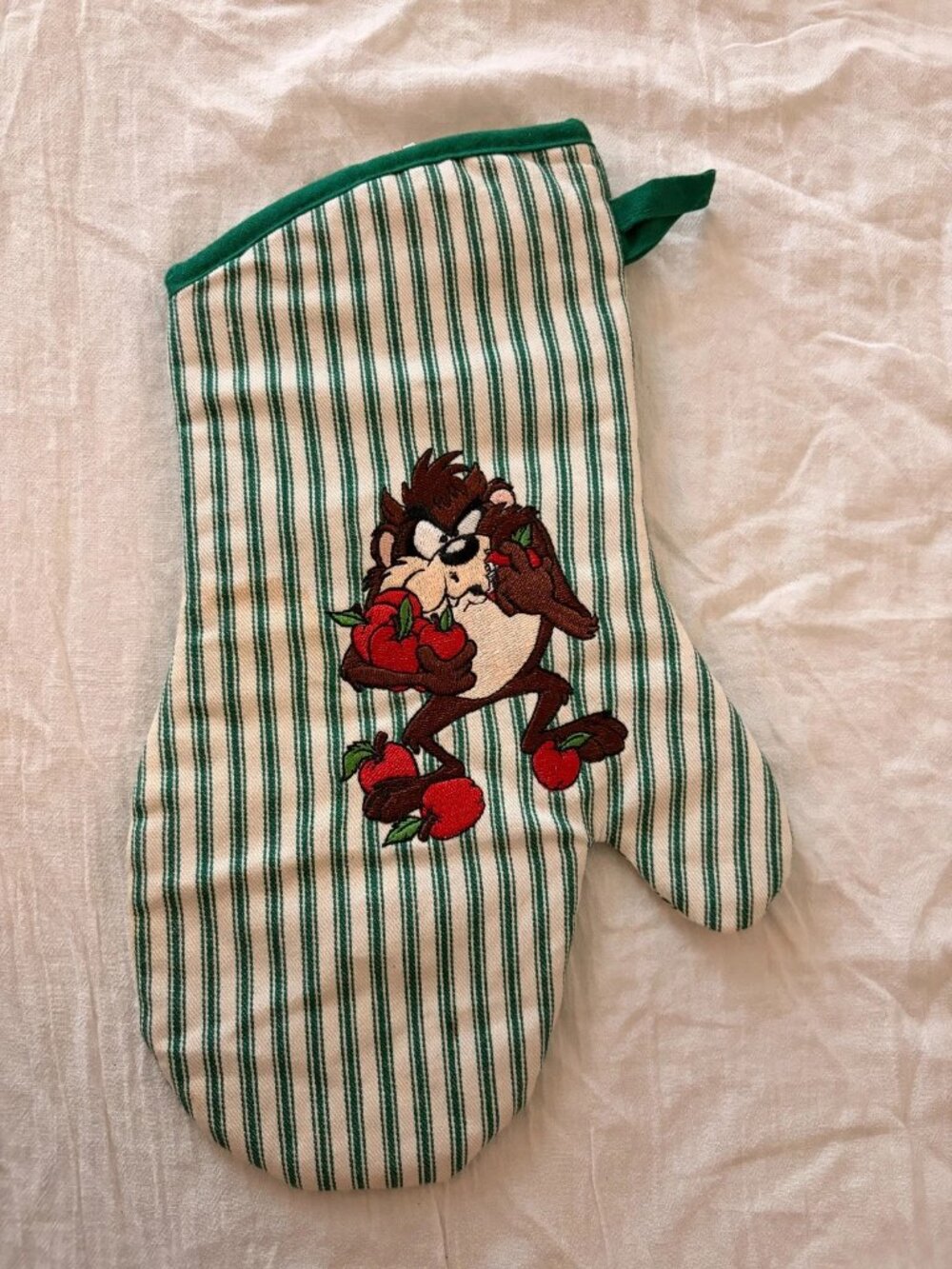 Warner Brothers Looney Tune Market Tasmanian Devil Oven Mitt